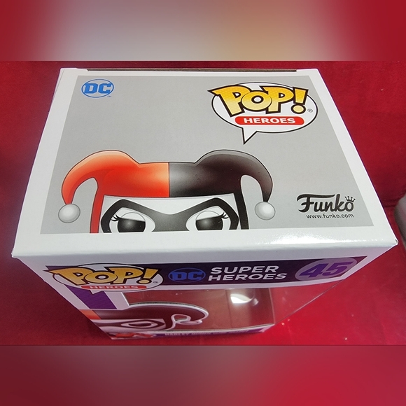 Harley quinn with mallet funko # 45 (nib) with pop protector - Picture 4 of 7